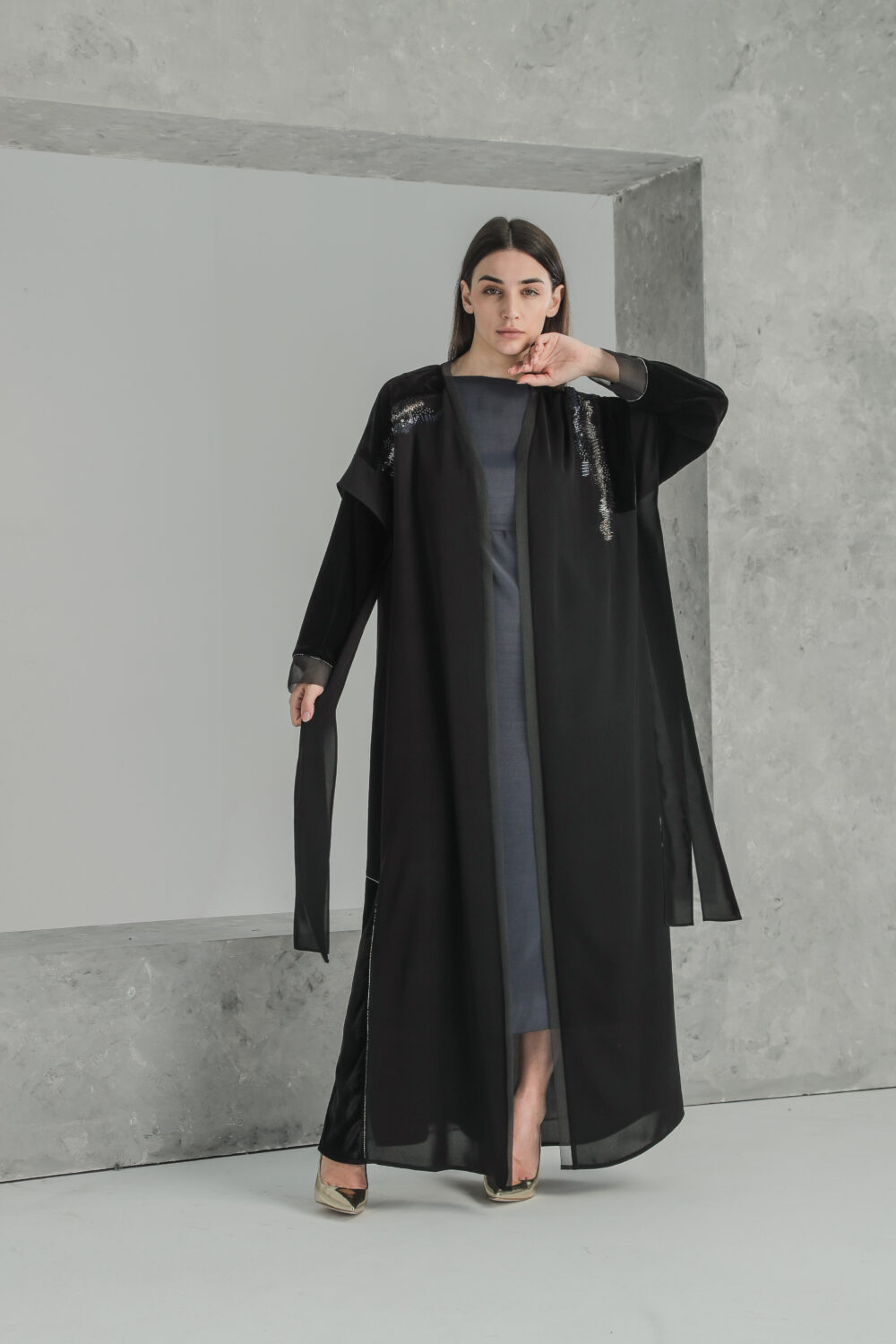 Black sui abaya