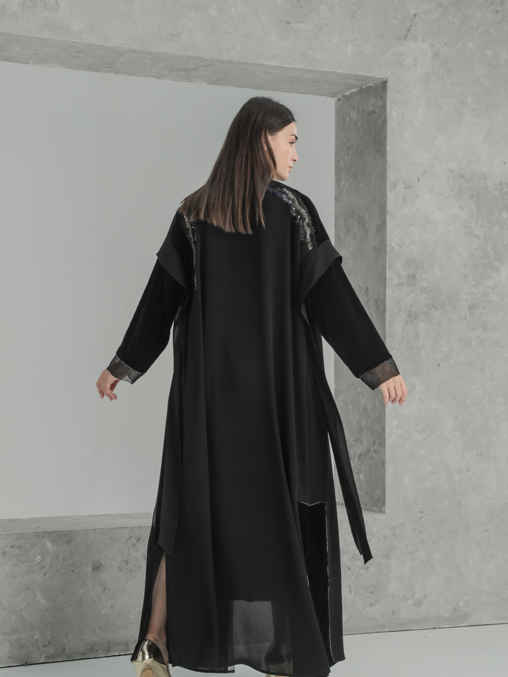 Black sui abaya
