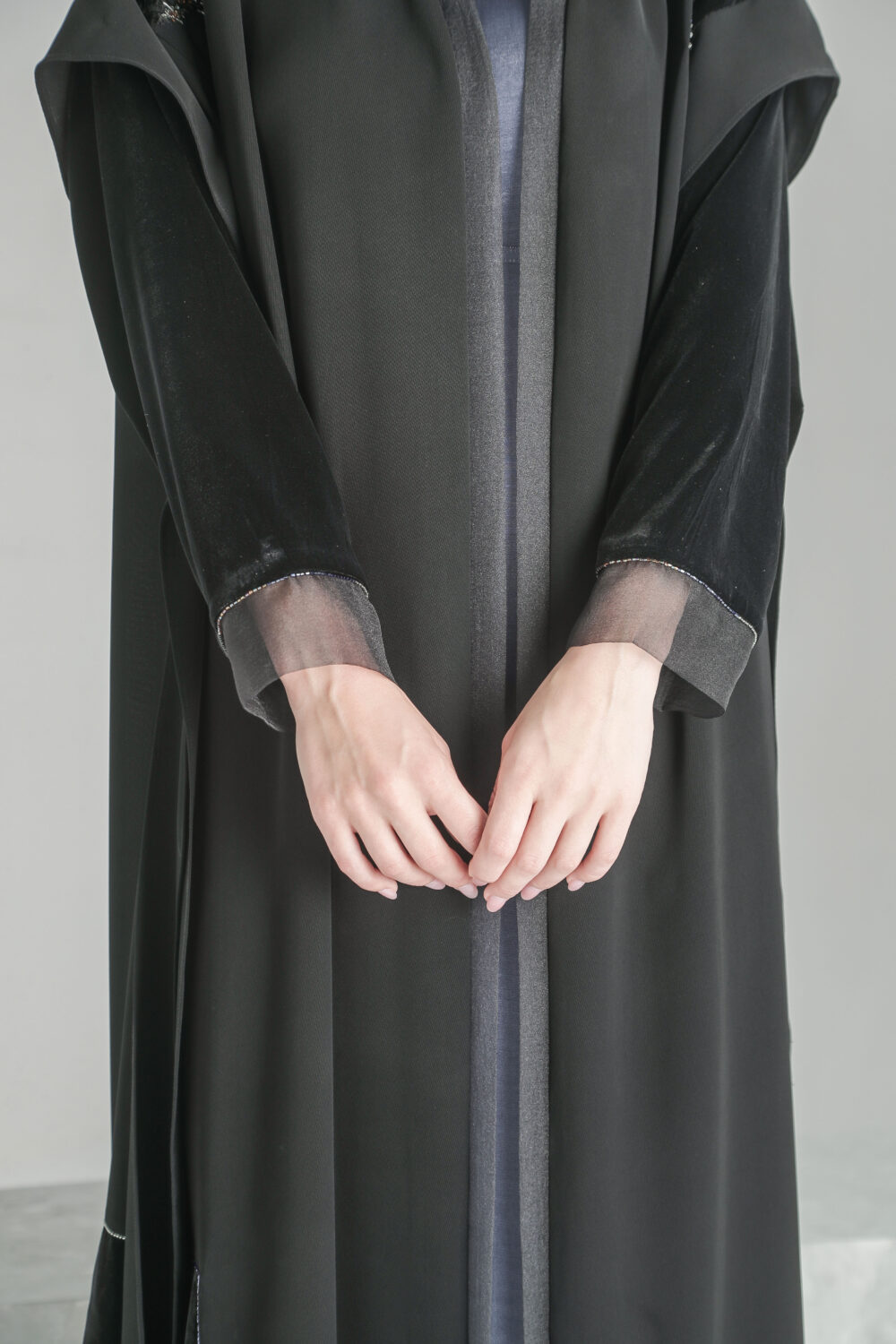 black sui abaya