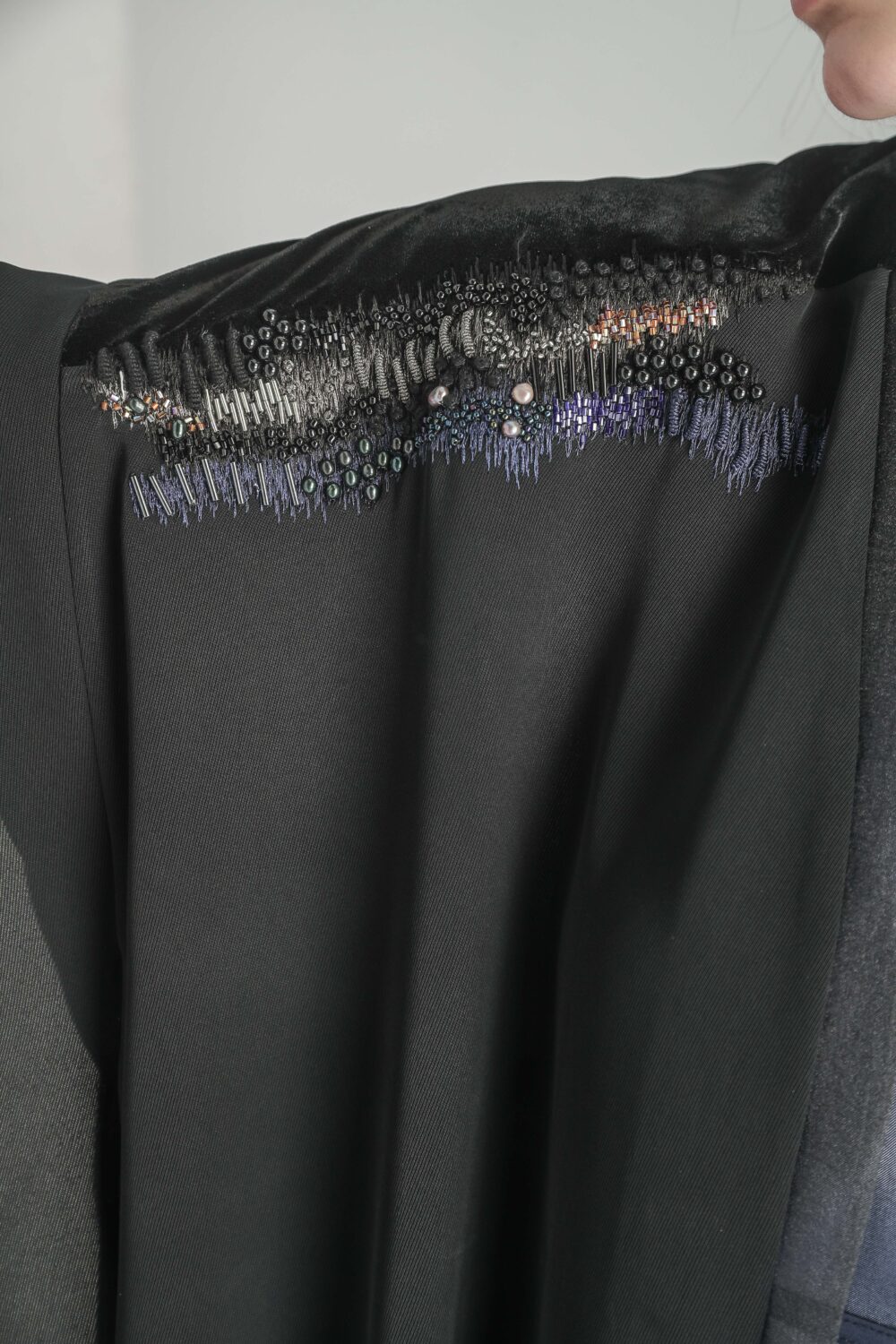 black sui abaya